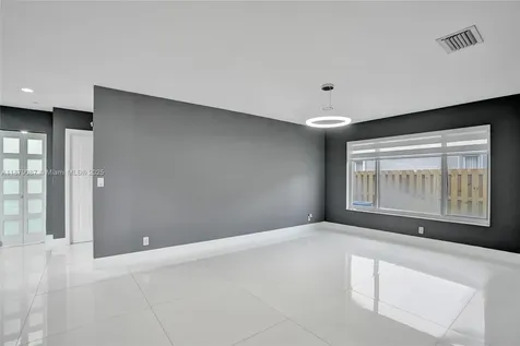 1321 SW 102nd Avenue Pembroke Pines FL 33025
