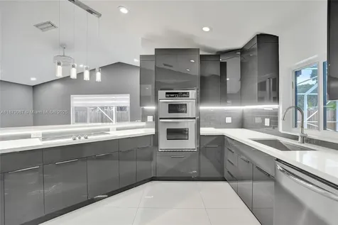 1321 SW 102nd Avenue Pembroke Pines FL 33025