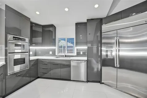 1321 SW 102nd Avenue Pembroke Pines FL 33025