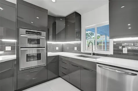 1321 SW 102nd Avenue Pembroke Pines FL 33025