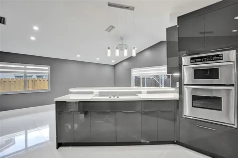 1321 SW 102nd Avenue Pembroke Pines FL 33025