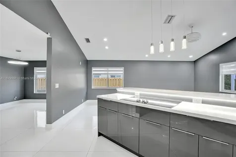 1321 SW 102nd Avenue Pembroke Pines FL 33025