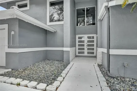 1321 SW 102nd Avenue Pembroke Pines FL 33025