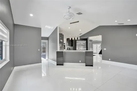 1321 SW 102nd Avenue Pembroke Pines FL 33025