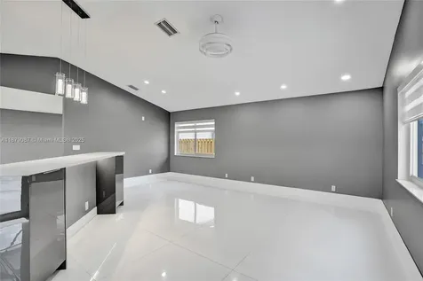 1321 SW 102nd Avenue Pembroke Pines FL 33025
