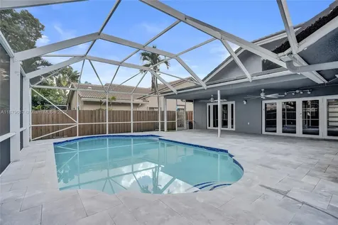 1321 SW 102nd Avenue Pembroke Pines FL 33025
