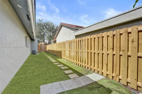 1321 SW 102nd Avenue Pembroke Pines FL 33025