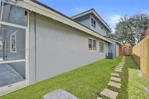 1321 SW 102nd Avenue Pembroke Pines FL 33025