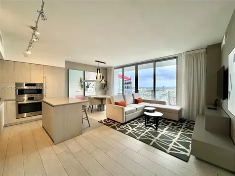 4010 S Ocean Drive Hollywood FL 33019