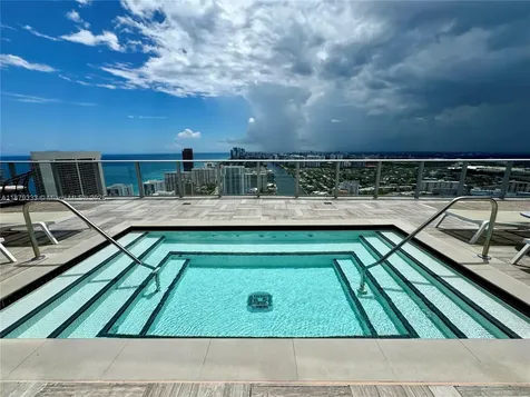 4010 S Ocean Drive Hollywood FL 33019