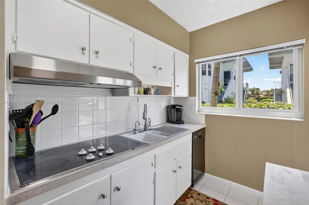 425 Bayshore Drive Fort Lauderdale FL 33304