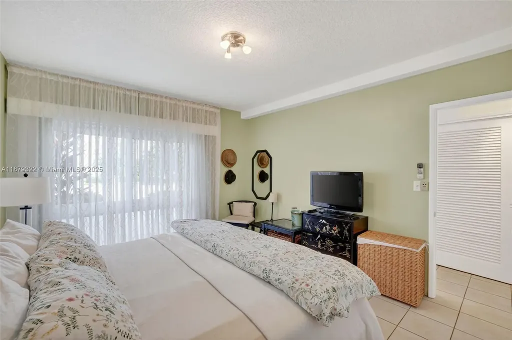 425 Bayshore Drive Fort Lauderdale FL 33304