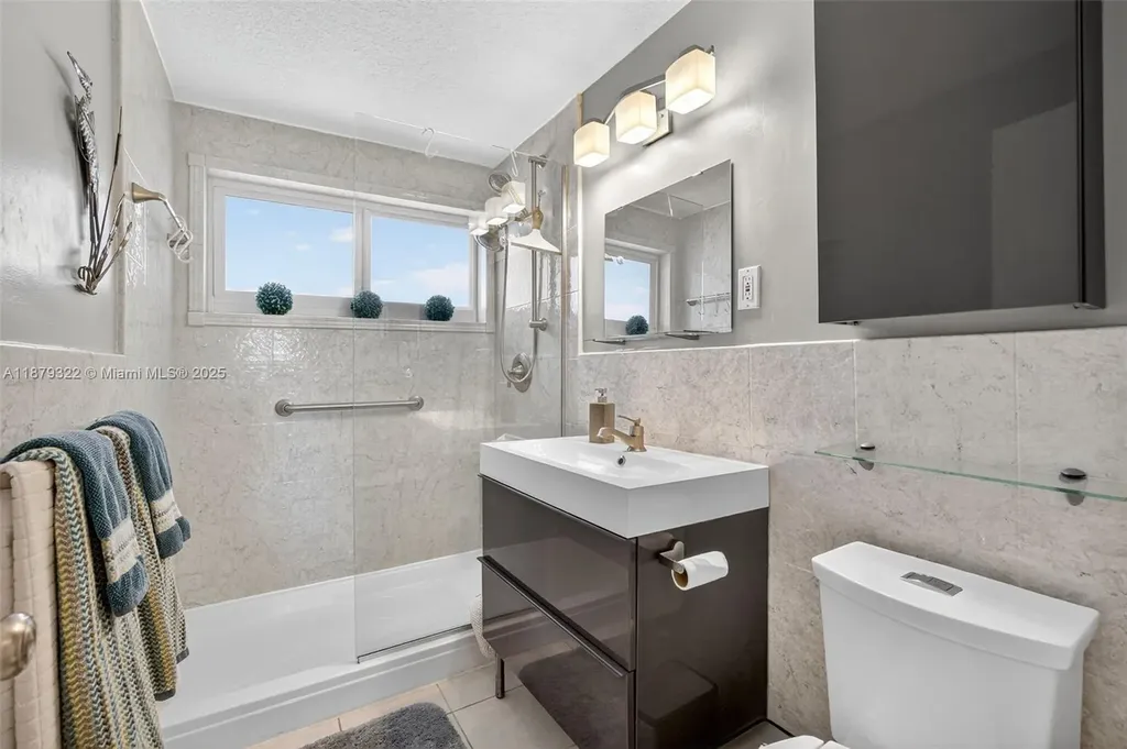 425 Bayshore Drive Fort Lauderdale FL 33304