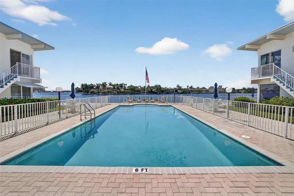 425 Bayshore Drive Fort Lauderdale FL 33304