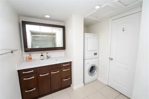5600 Collins Avenue Miami Beach FL 33140