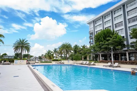 5600 Collins Avenue Miami Beach FL 33140