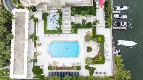 5600 Collins Avenue Miami Beach FL 33140