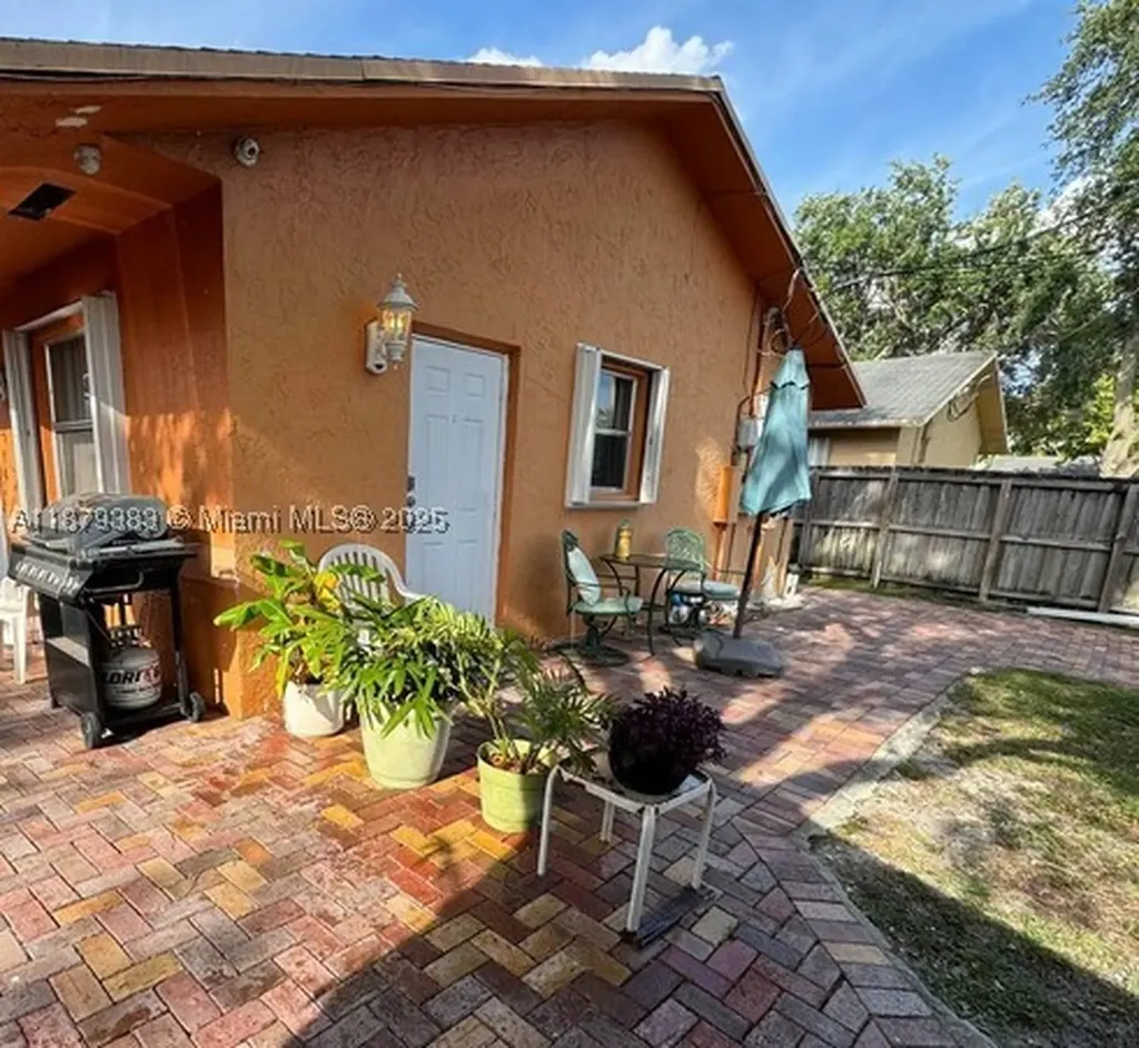 2306 Liberty Street Hollywood FL 33020