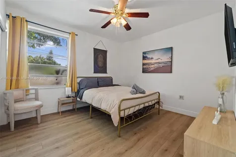 2453 SW 17th Street Miami FL 33145