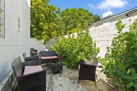 2453 SW 17th Street Miami FL 33145