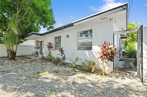 2453 SW 17th Street Miami FL 33145
