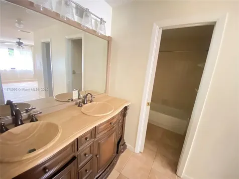 6729 NW 29th Way Fort Lauderdale FL 33309