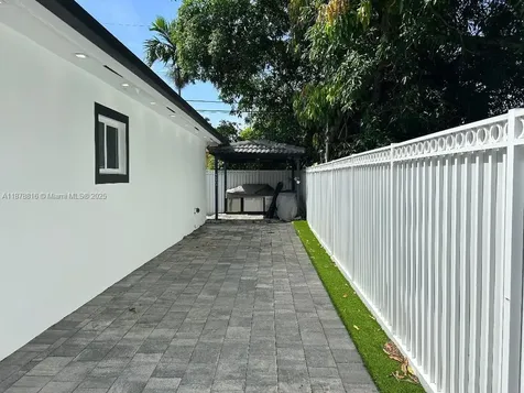 400 SW 47th Avenue Miami FL 33134