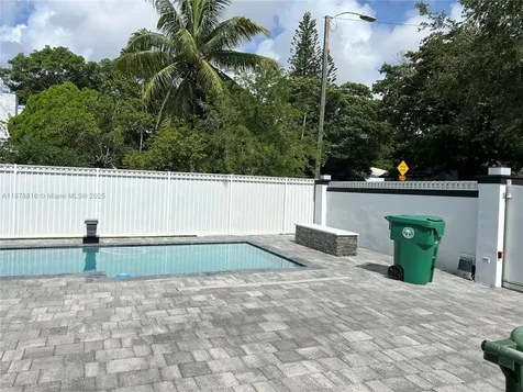 400 SW 47th Avenue Miami FL 33134