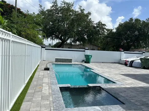400 SW 47th Avenue Miami FL 33134
