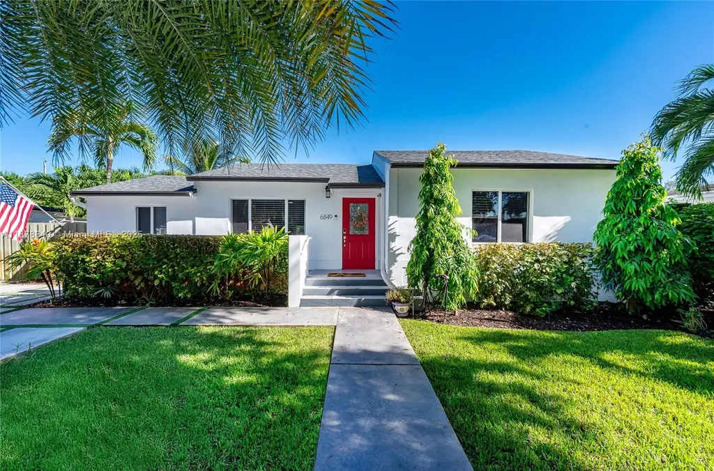 6849 SW 39th Street Miami FL 33155