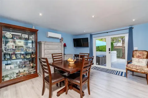 6849 SW 39th Street Miami FL 33155