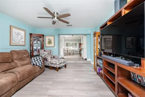 6849 SW 39th Street Miami FL 33155