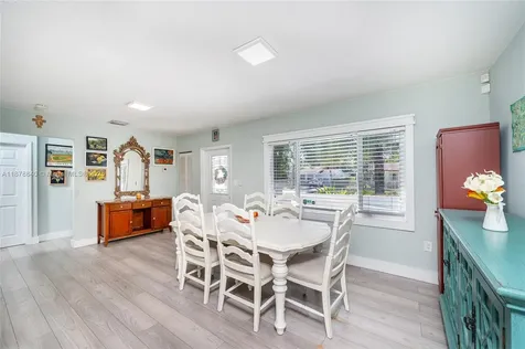 6849 SW 39th Street Miami FL 33155