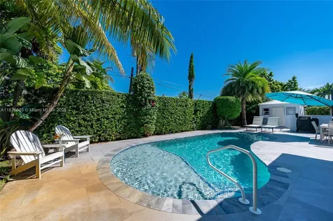 6849 SW 39th Street Miami FL 33155
