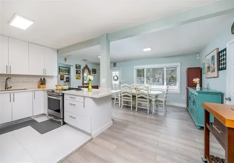 6849 SW 39th Street Miami FL 33155