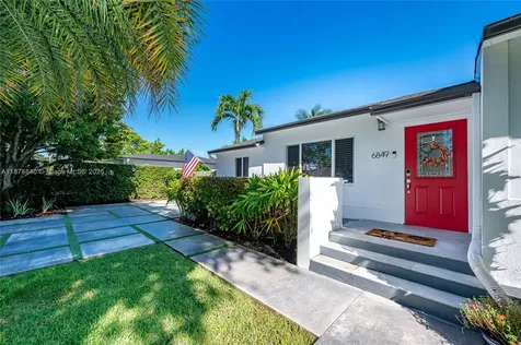 6849 SW 39th Street Miami FL 33155
