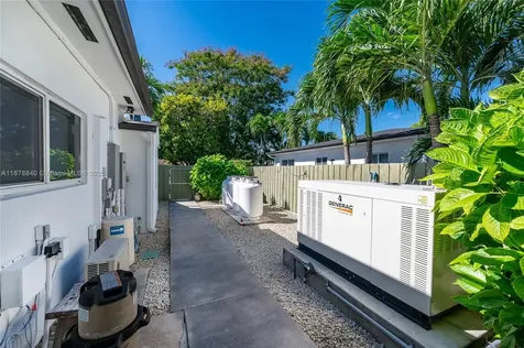 6849 SW 39th Street Miami FL 33155