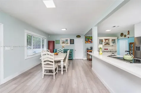 6849 SW 39th Street Miami FL 33155