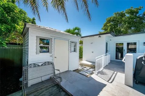 6849 SW 39th Street Miami FL 33155