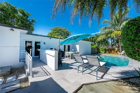 6849 SW 39th Street Miami FL 33155