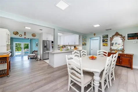 6849 SW 39th Street Miami FL 33155