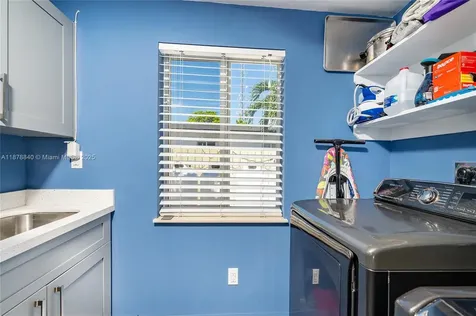 6849 SW 39th Street Miami FL 33155