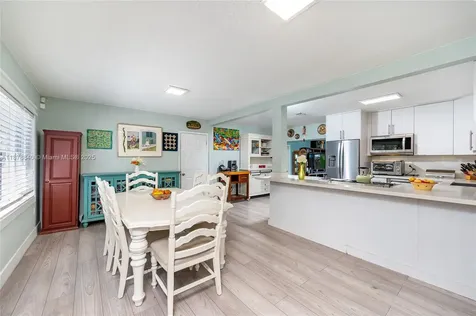 6849 SW 39th Street Miami FL 33155