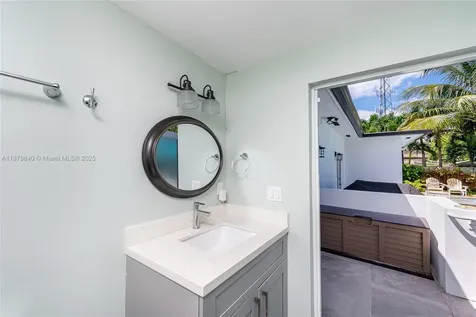 6849 SW 39th Street Miami FL 33155
