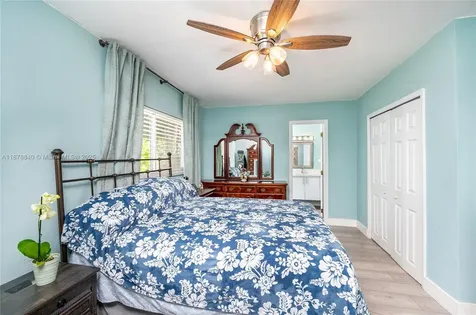 6849 SW 39th Street Miami FL 33155