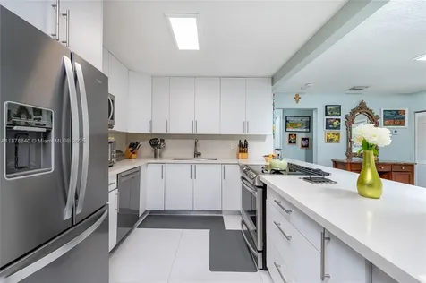 6849 SW 39th Street Miami FL 33155