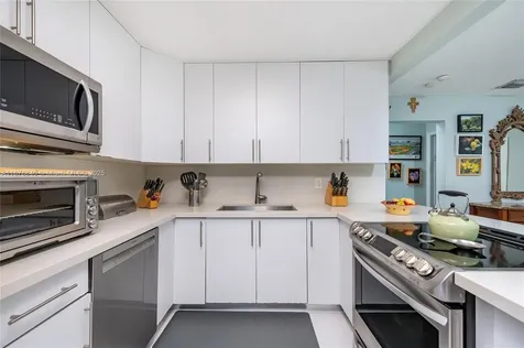 6849 SW 39th Street Miami FL 33155
