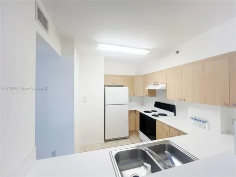 9340 Fontainebleau Boulevard Miami FL 33172