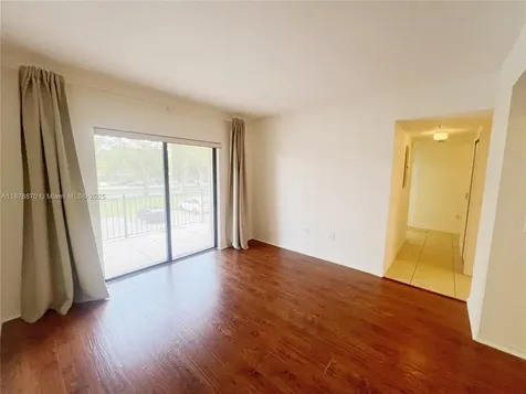 9340 Fontainebleau Boulevard Miami FL 33172