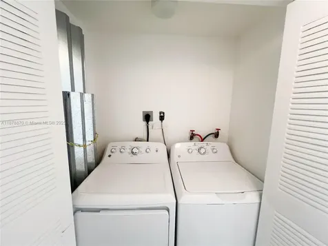 9340 Fontainebleau Boulevard Miami FL 33172